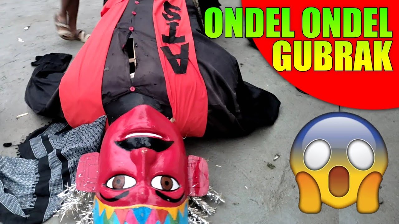 ONDEL-ONDEL BETAWI ATS JATUH DI ANGKAT