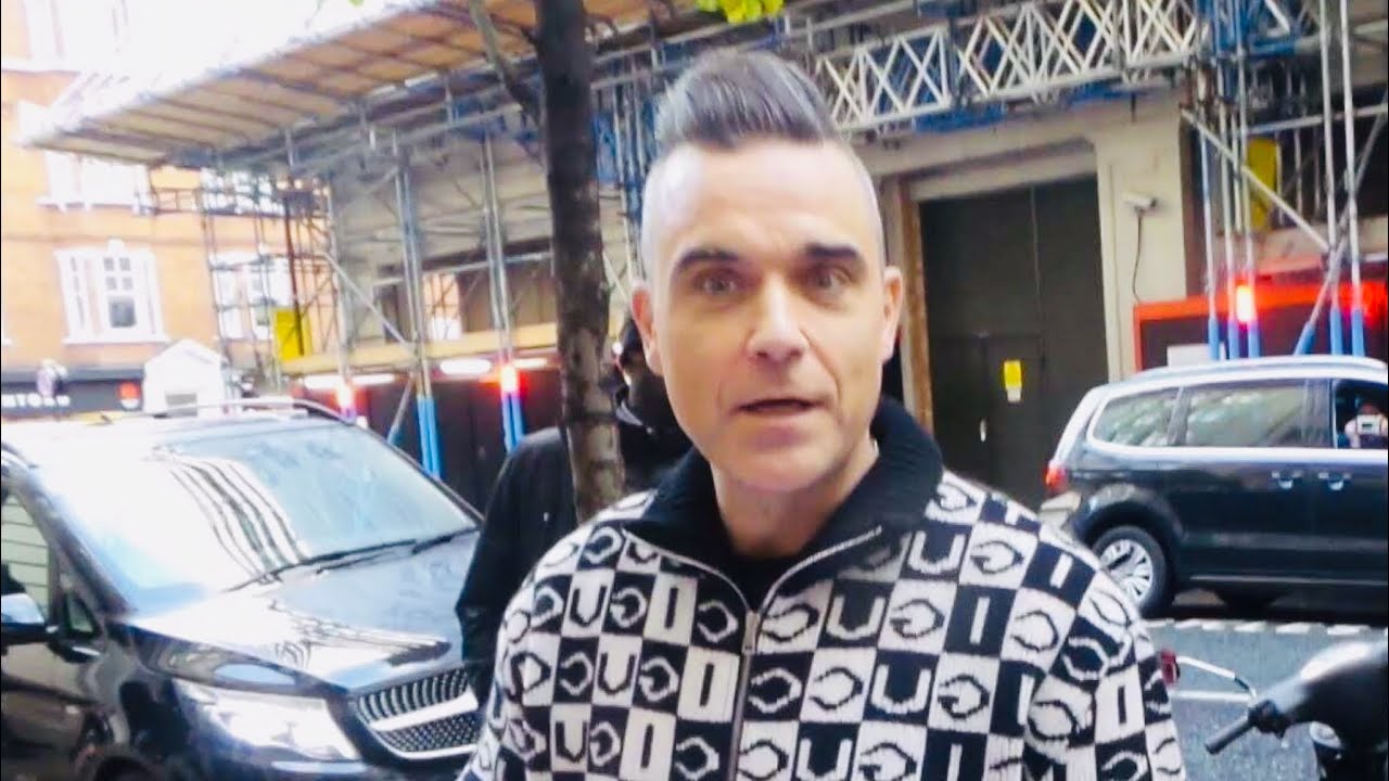 Robbie Williams in London 22 11 2019 (2)