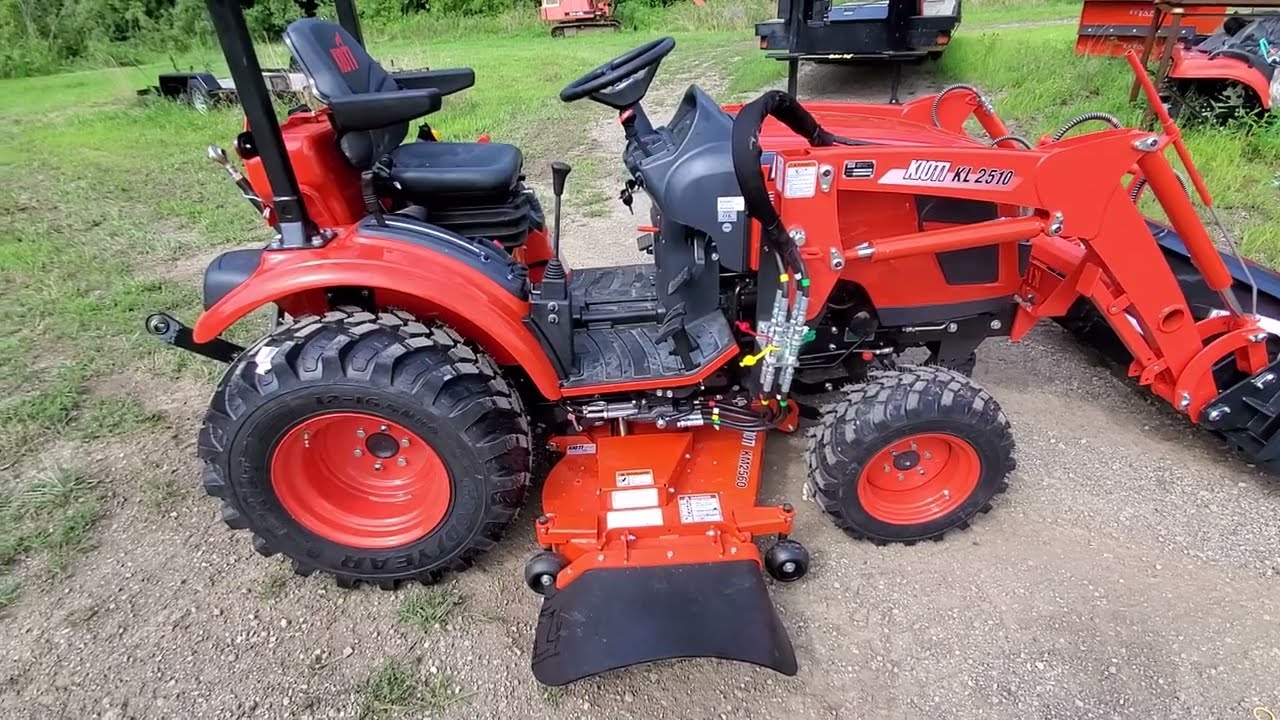 Прогулка по трактору Kioti CX2510 HST