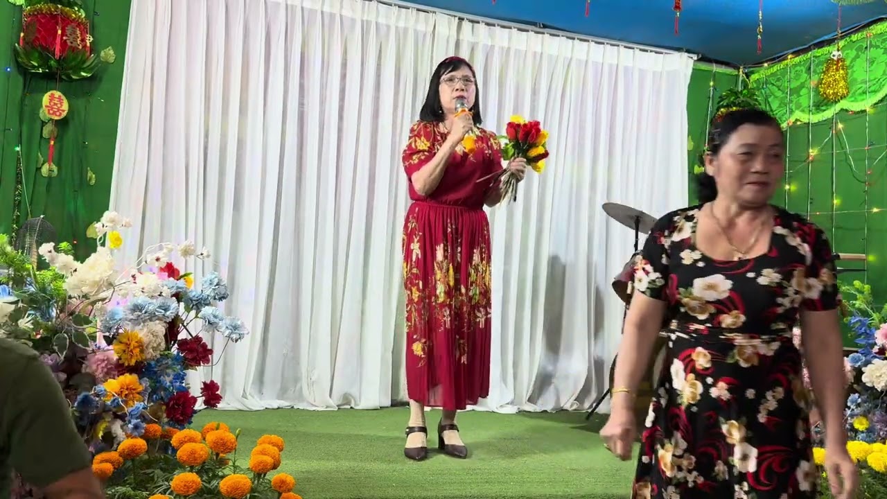 Thu Phượng… Huyền Trân biệt Khắc Chung ( CL)