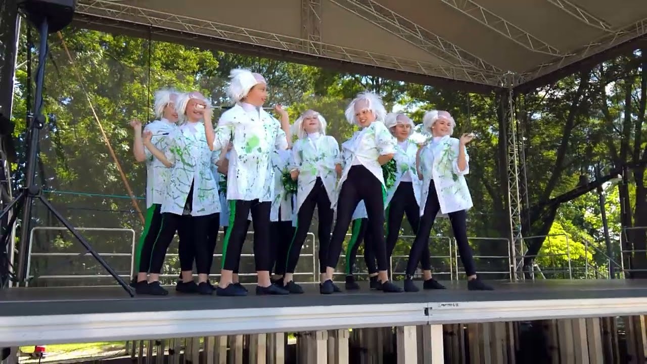 Mażoretki 'O-MEGA' - Ozimek / Majorettes