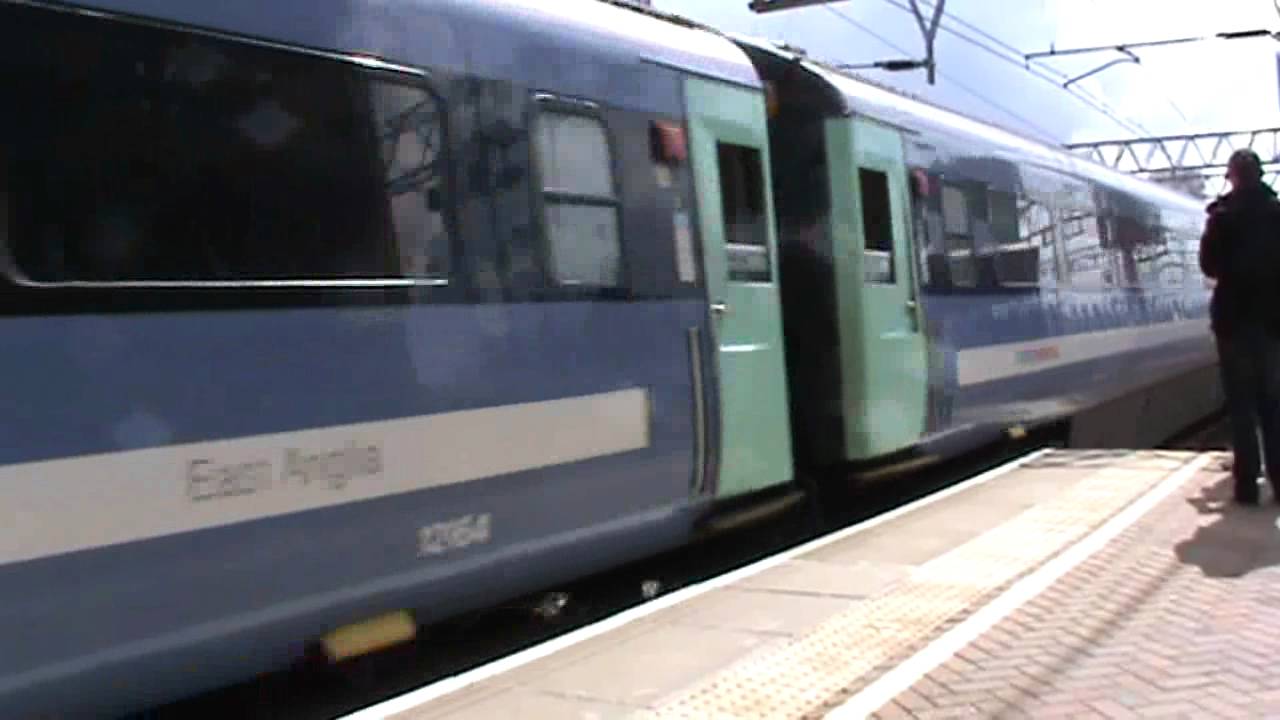 Trains at Stratford 25-08-11
