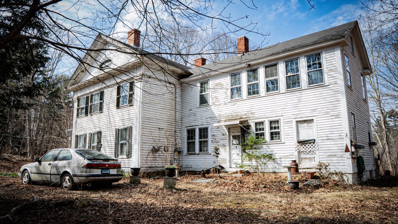 Heartbreaking Abandoned Mansion Left Untouched For Years | EVERYTHING LEFT BEHIND!