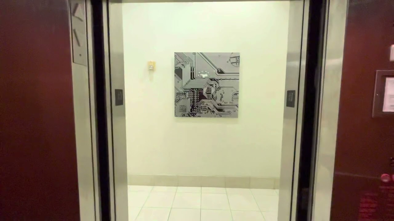 Montgomery Kone Hydraulic Elevator At Saks Fifth Avenue Polaris Fashion Place In Columbus, OH