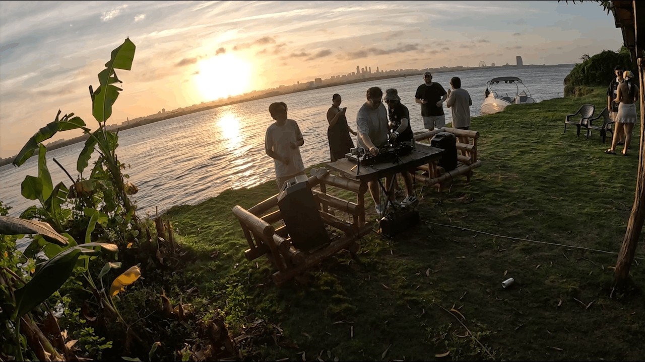 Riverside Sunset House | Quittos x Tronush @ Barranquilla, Colombia