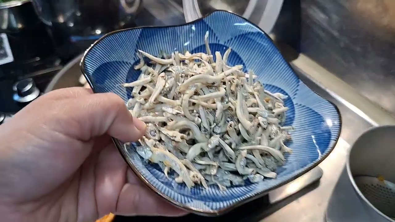 Tumis tahu jamur ikan teri untuk majikan taiwan 