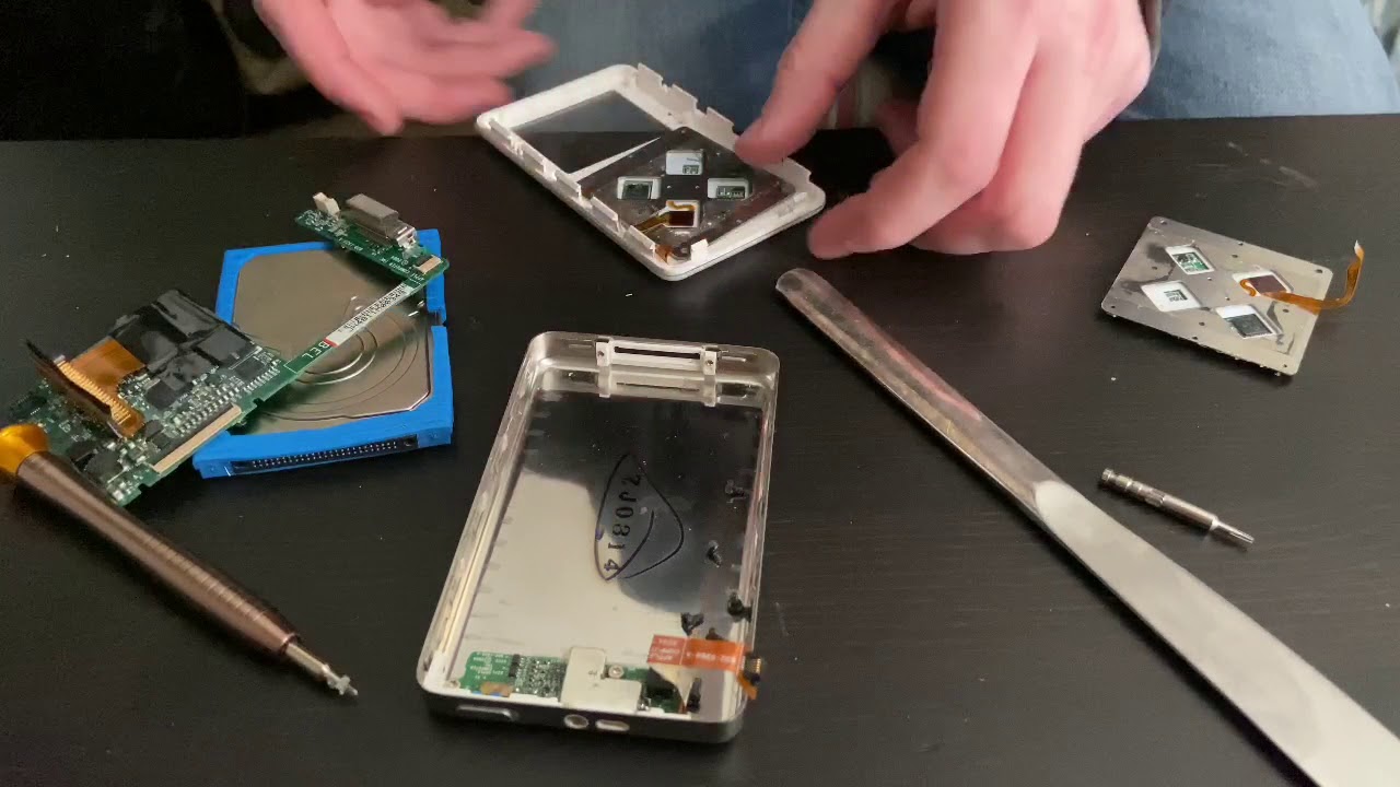 Замена колеса управления iPod 4-го поколения
