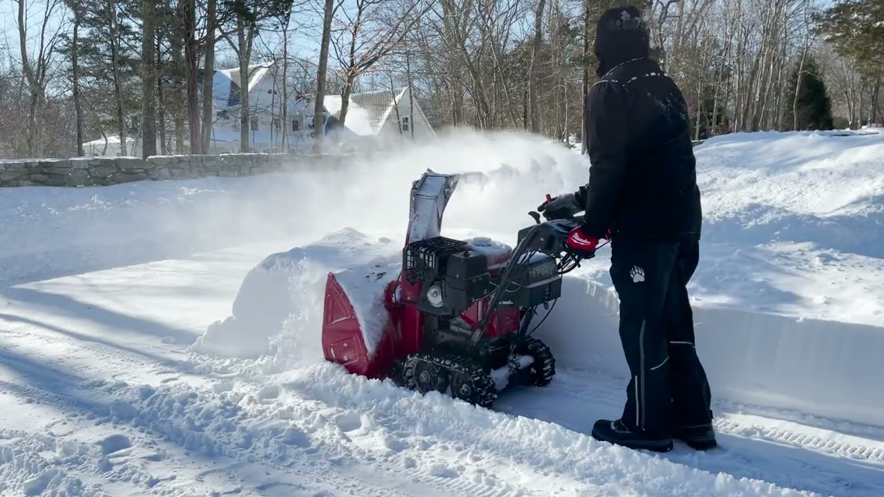 Honda HSS1332A Tracked Snowblower