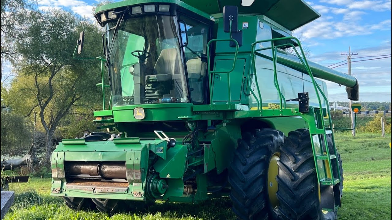 Variable drive and reverser gear box break down for a 50 series STS combine.