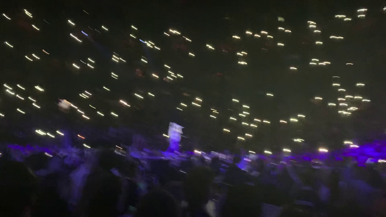 Breathin - Ariana Grande - Live in Montreal