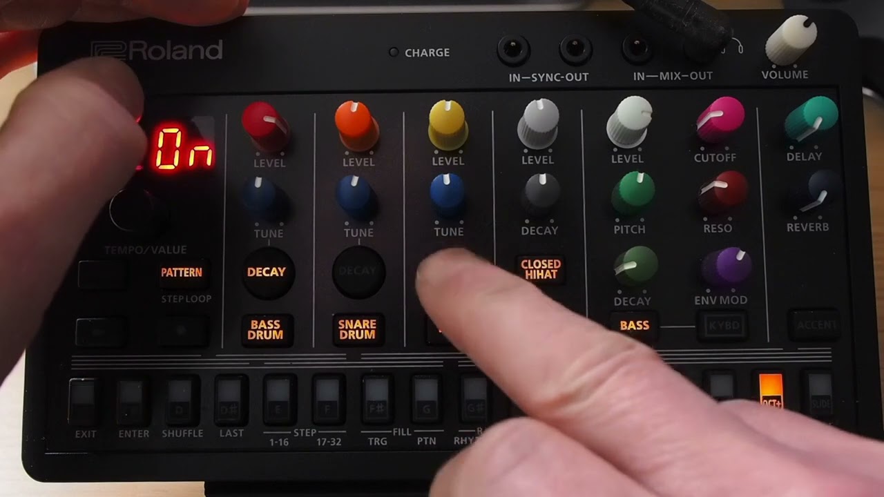 Roland Aira Compact T-8 - How to audition/preview drum sounds