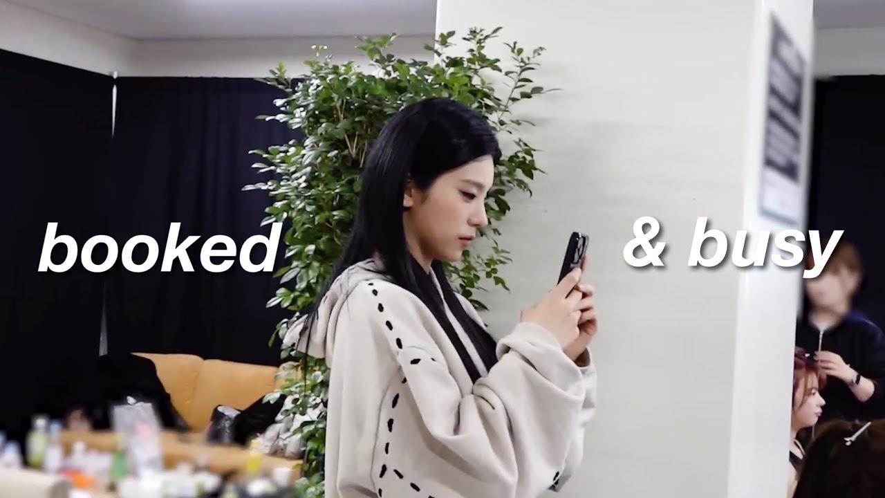 YEJI and her very important jobs