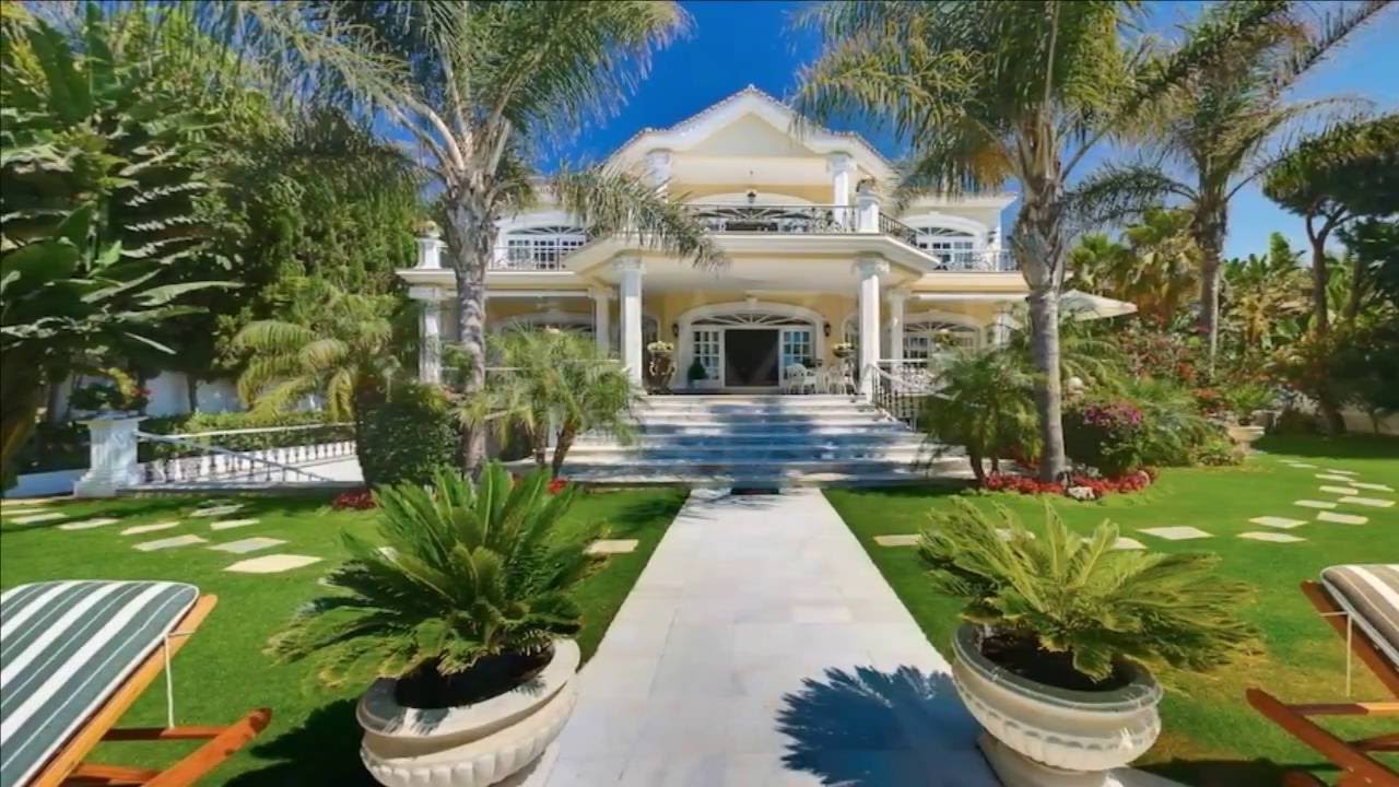 Unique, beachfront Villa for rent in Puerto Banus, Marbella