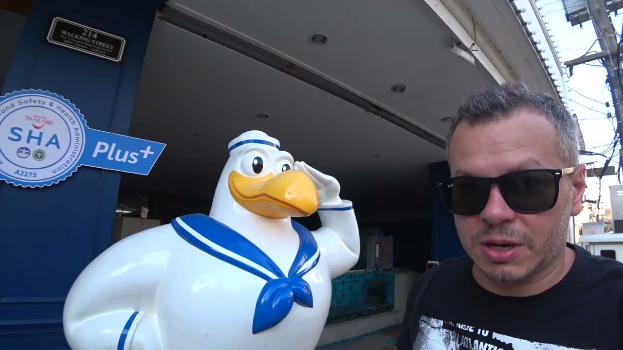 Najlegend&aacute;rnej&scaron;ia nočn&aacute; ulica v Thajsku po pand&eacute;mii, vitajte na Walking Street | Pattaya, Thajsko