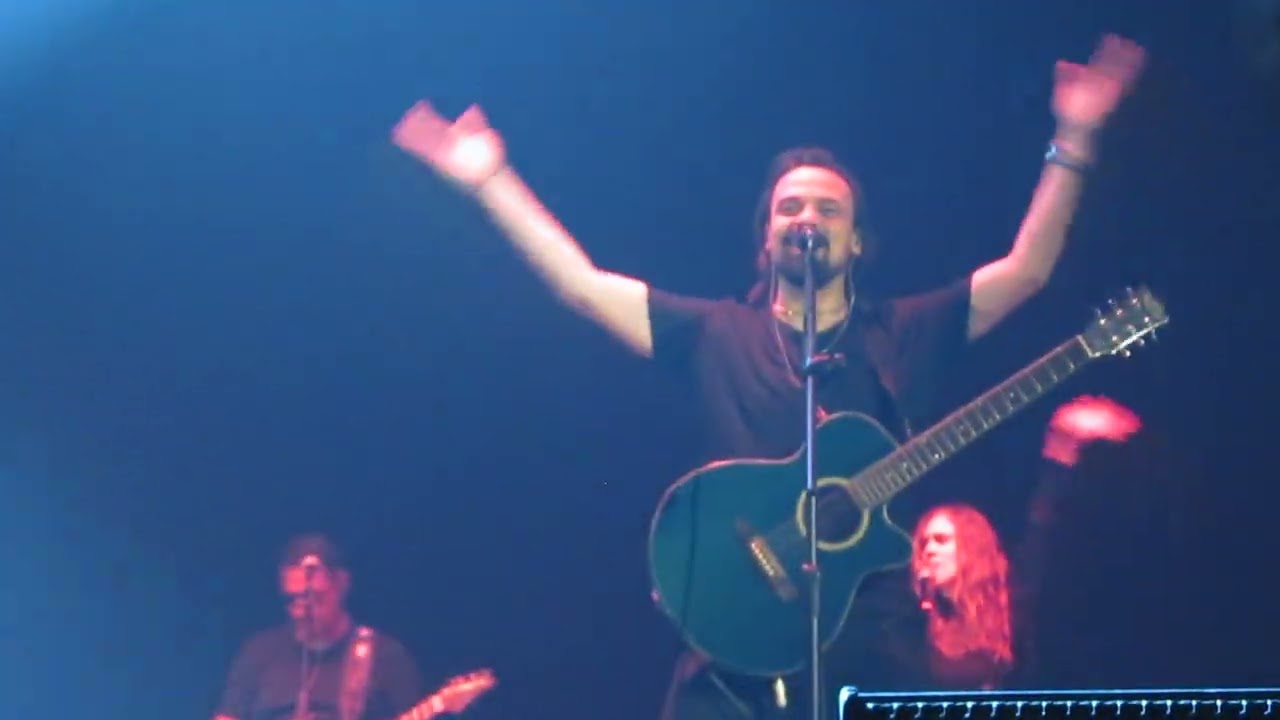 GEMINIS: ONE NIGHT ONLY - ANDY MEDLEY: Shadow Dancing-I Just Want to Be Your Everything