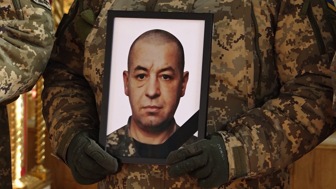 У Смілі громада останнім земним шляхом провела захисника Володимира Граура