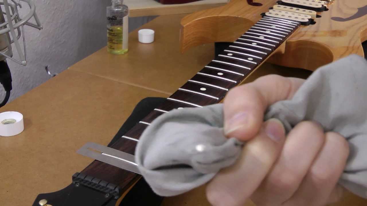 Workshop E-Gitarre 2/4 INSTRUMENTENPFLEGE, Saitenwechsel und Einstellen der Bundreinheit