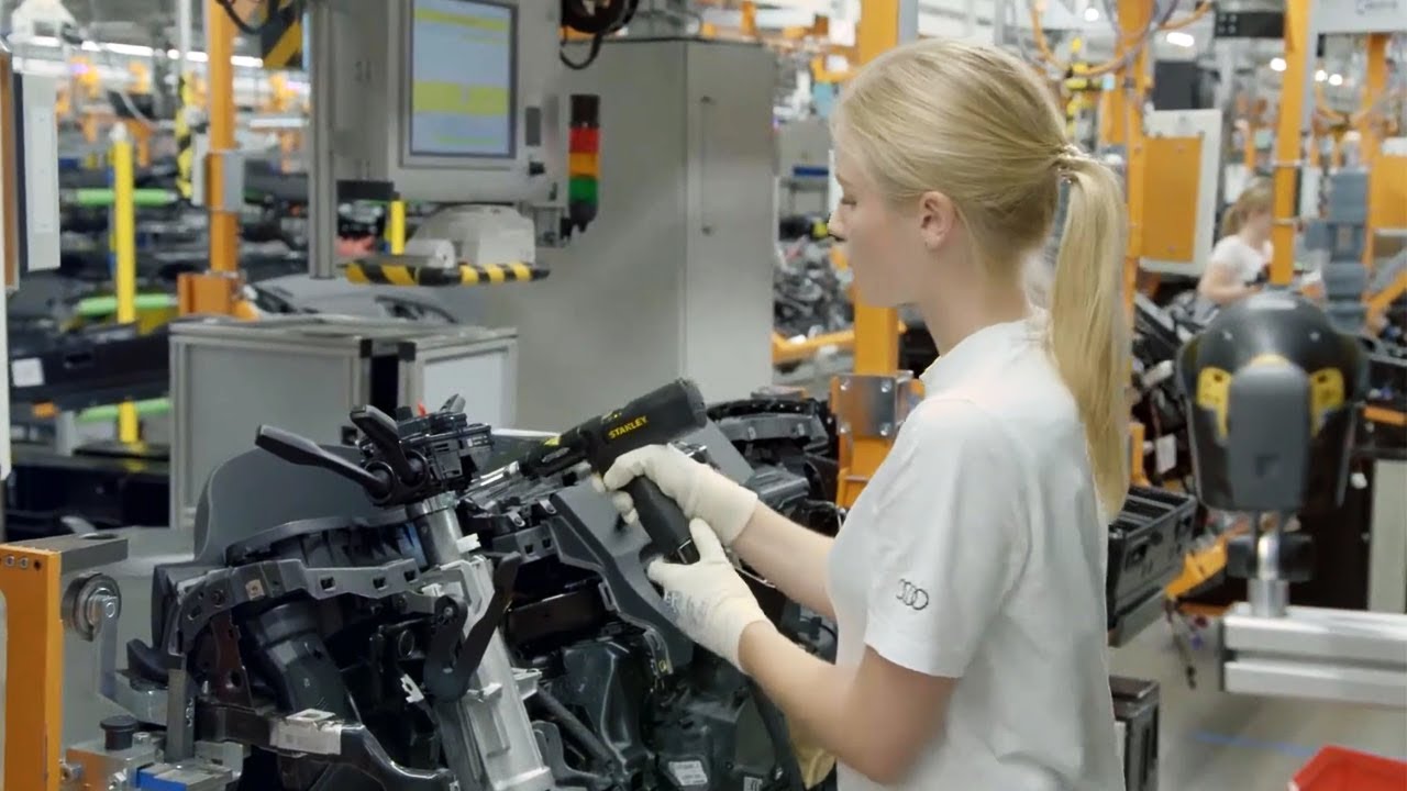 Audi Smart Factory: Q2 and A5 RS5 Production