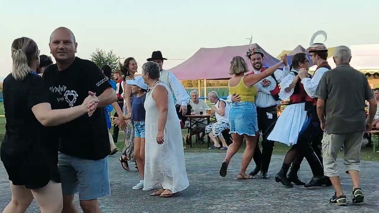 Kopanické písně - Ej veru nebudem, Čo som sa Hrozenka nabanoval, Hore hájom liška beží, Žítková