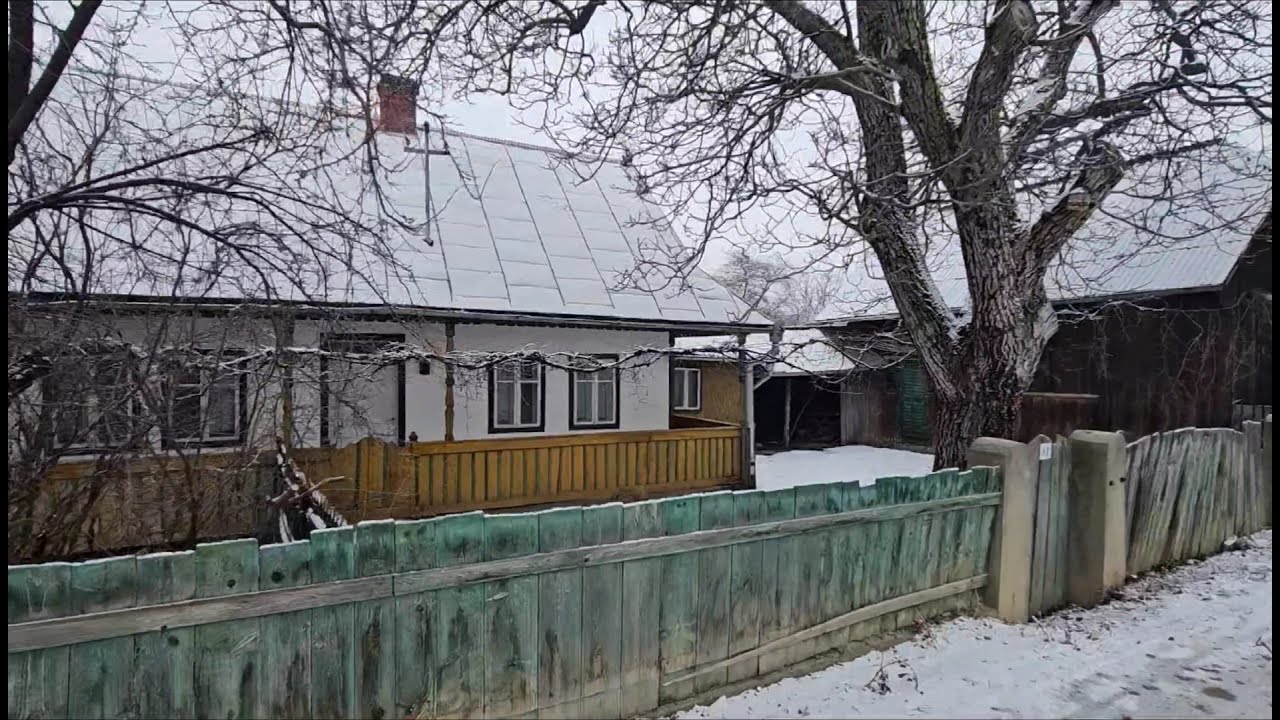 Cum i se spunea străzii pe care o filmăm?  😀  31 ianuarie la Capu Codrului