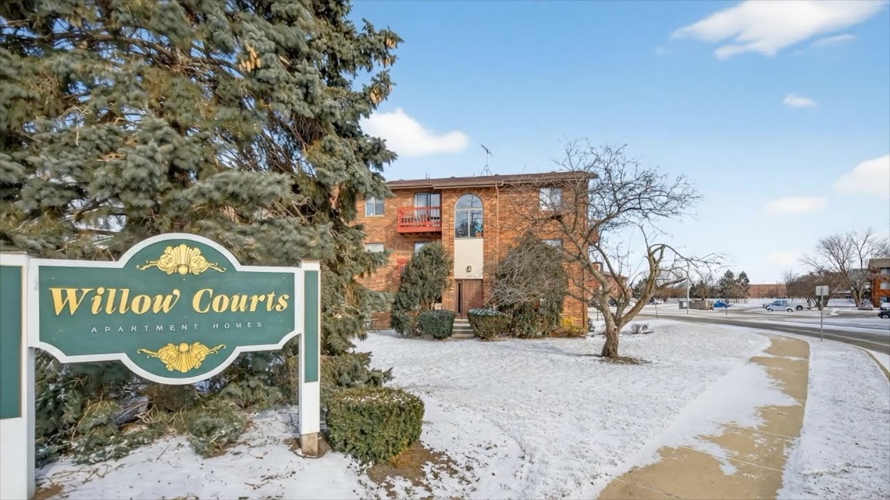 Inviting Ground-Floor Condo in Naperville | 701 Inland Cir 101 | Cinematic Video Tour