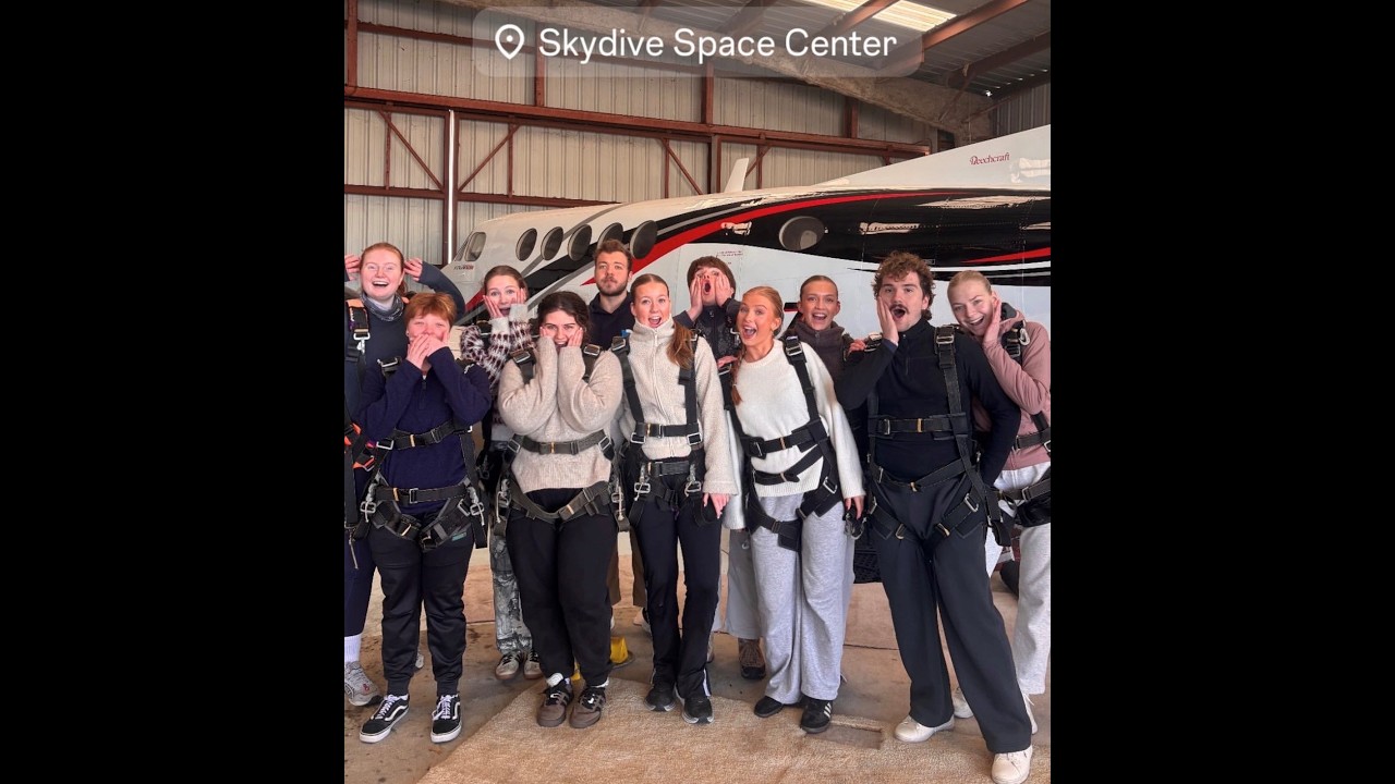 Skydiving Mina Marie Nilüfer Constanse Bø-Andresen