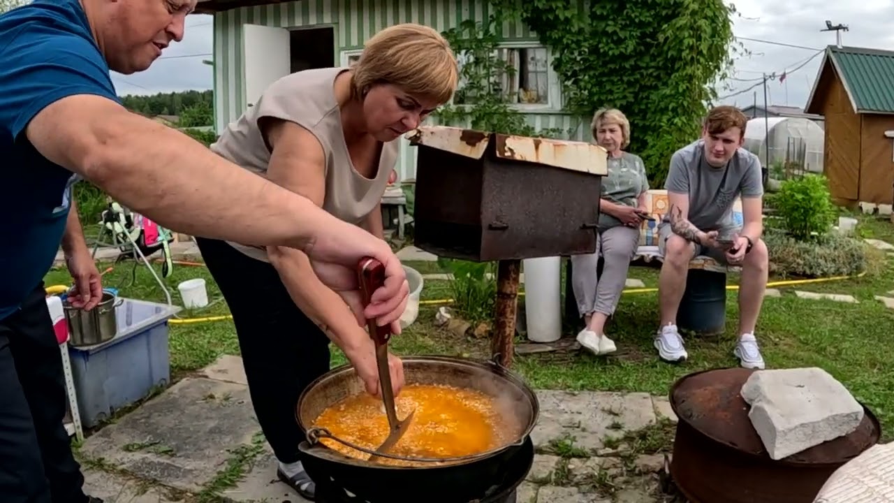 Собрались РОДНЕЙ отметить День рождения СЕСТРЁНКИ