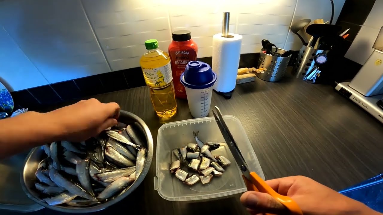 Purkkikalan valmistaminen/Muikkua lasipurkkiin