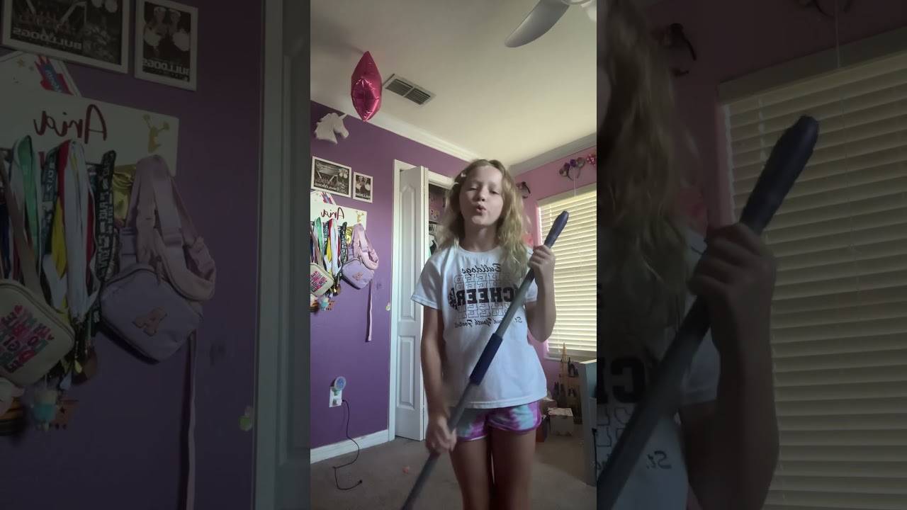 Whistle while you twerk is so funny ￼