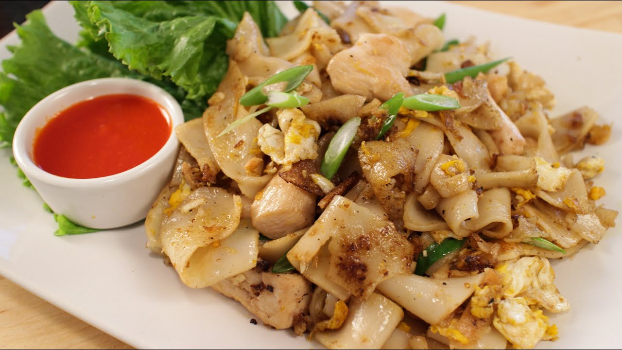 Rice Noodles w/ Chicken Recipe ก๋วยเตี๋ยวคั่วไก่ Guay Tiew Kua Gai