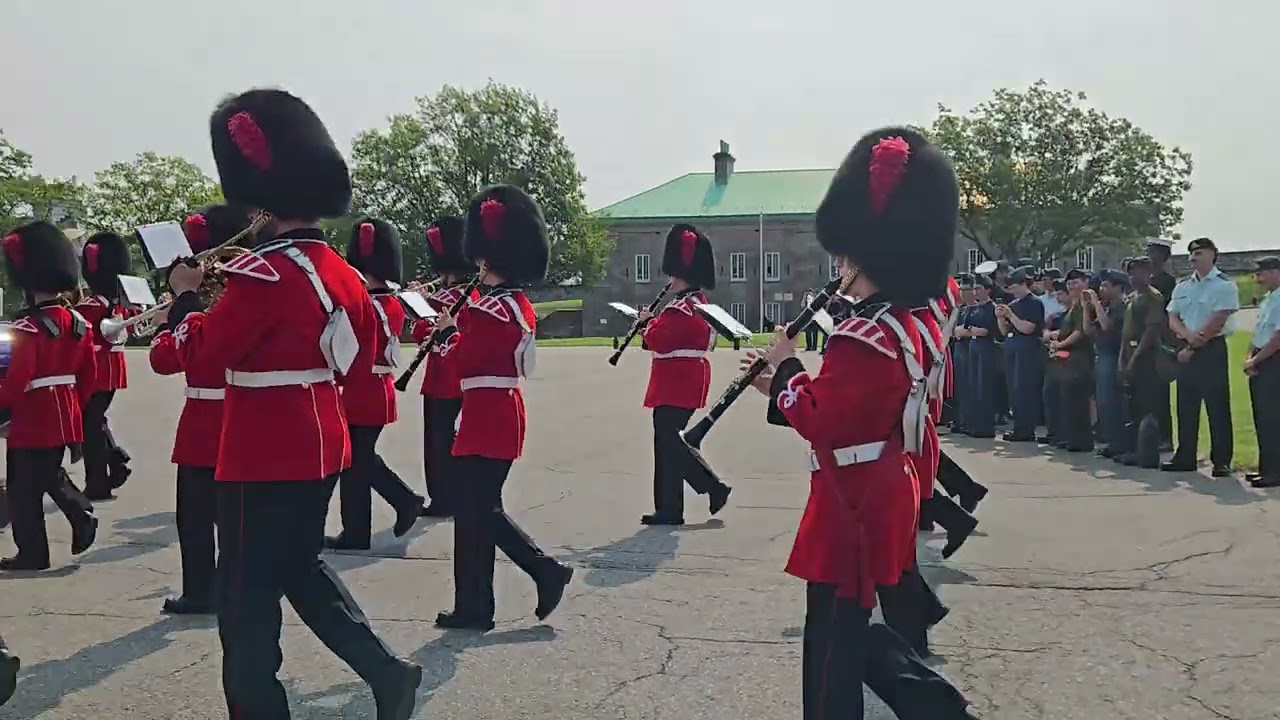 Changing of the guard at citadelle Quebec city (3)