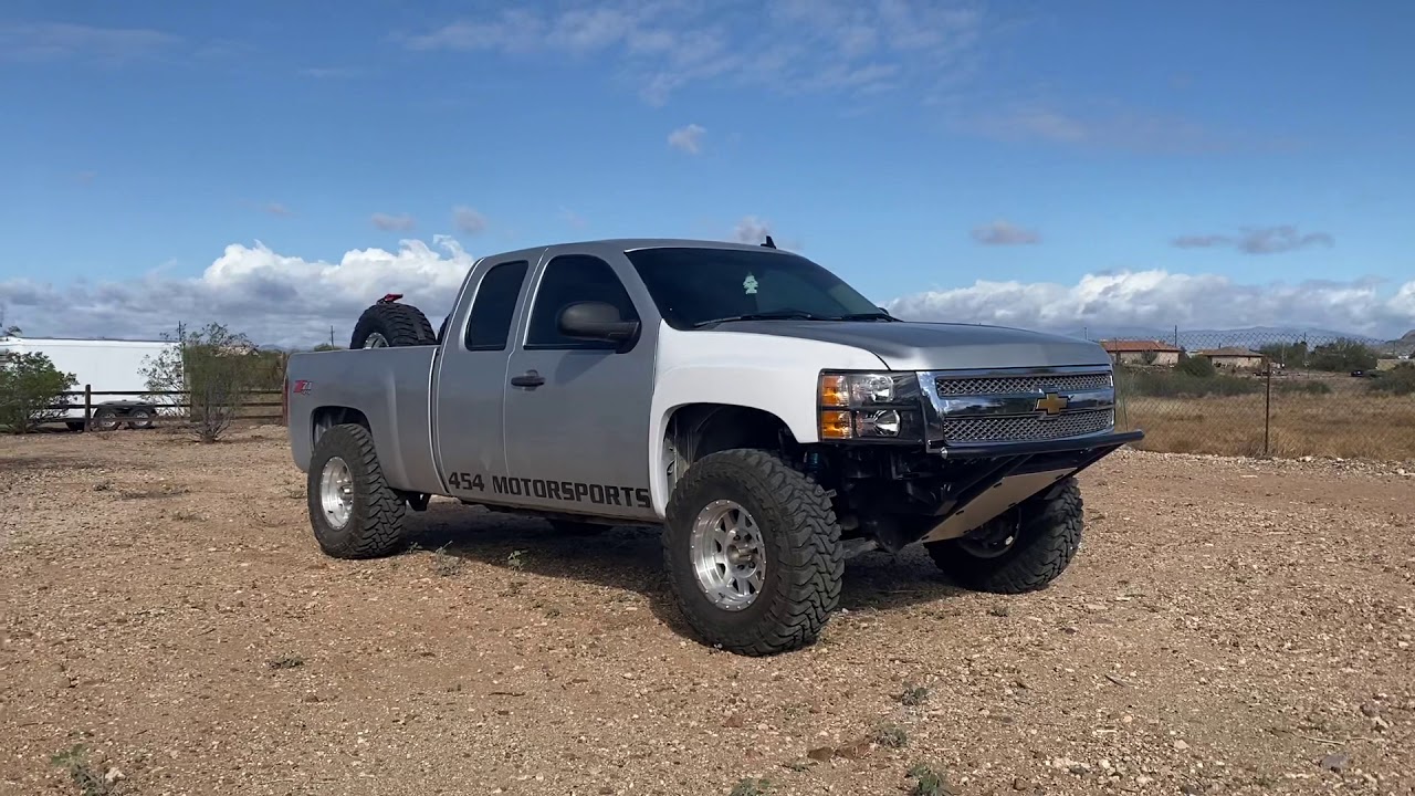 Chevy Prerunner, phase 1 of build, bumper, fiberglass, removable tire cage