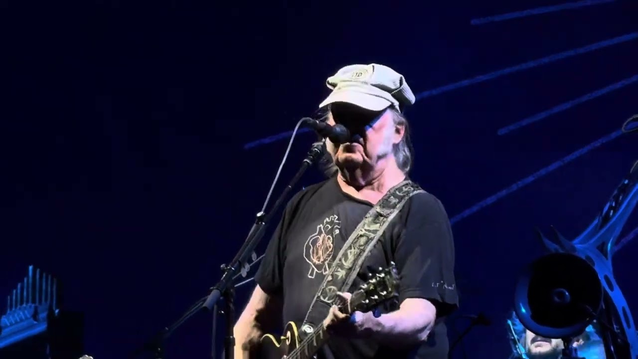 “Hey Hey, My My (Into the Black)” Neil Young @ British Summer Time (BST Hyde Park) London, 7/11/2025