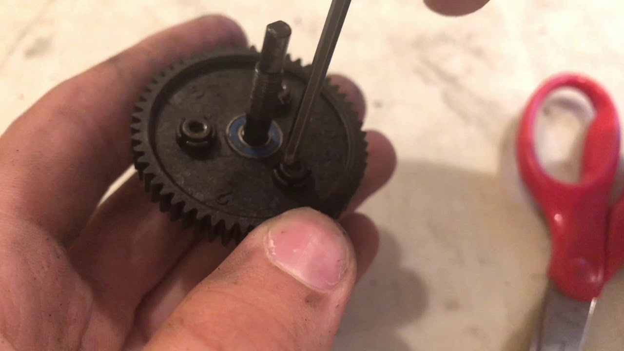 How to replace a spur gear in a Traxxas Slash 4x4