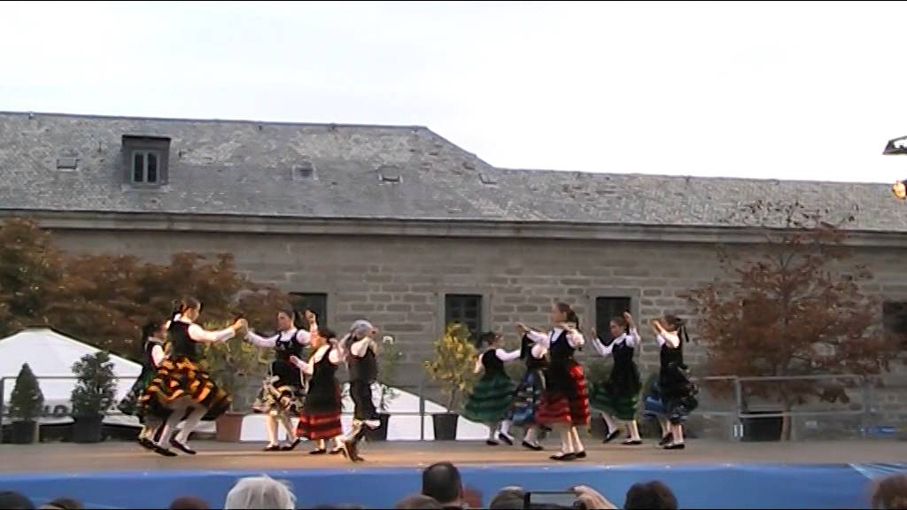 Por Marcharme a hacer la Luna.- Rompiendo El Baile. San Lorenzo de El Escorial