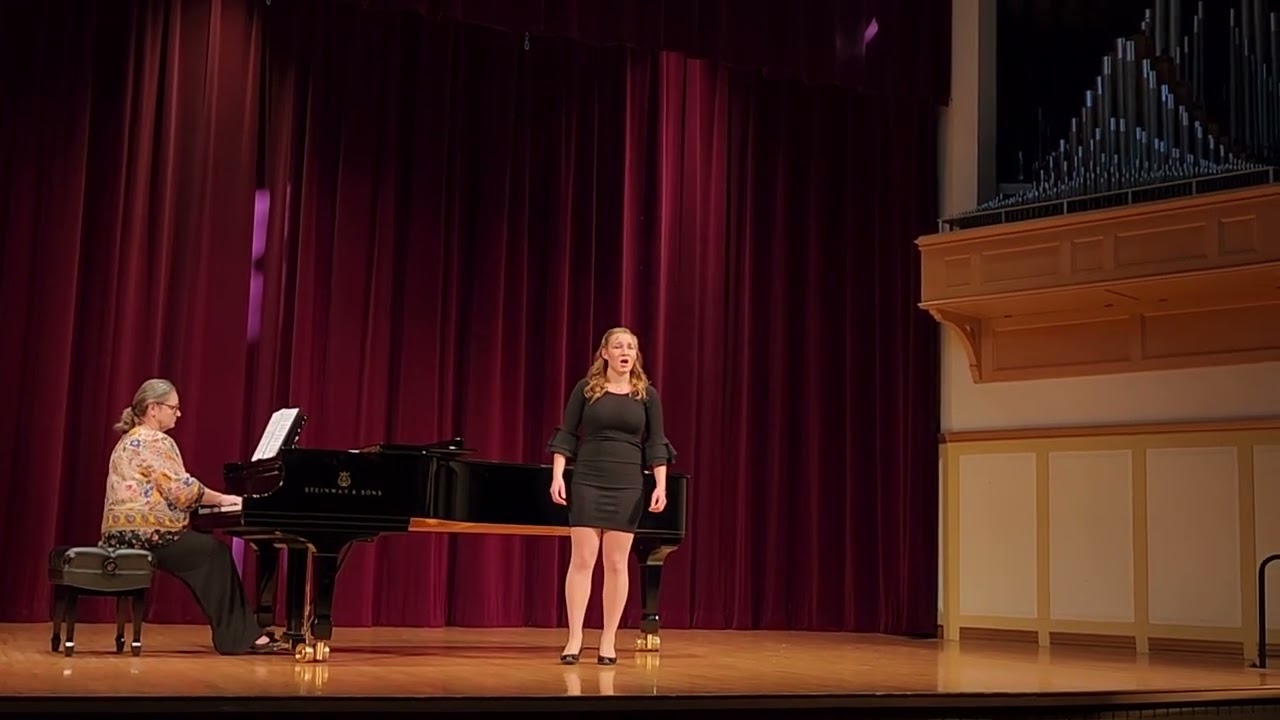 Ma Rendi Pur Contento, composed by Bellini, sang by Anna Noga