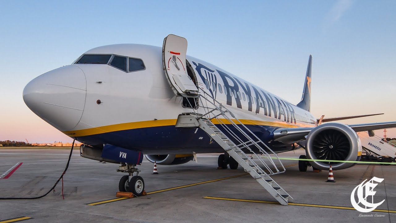 TRIP REPORT | RYANAIR |  Verona Villafranca - Brindisi Papola Casale | Flying with the B737MAX