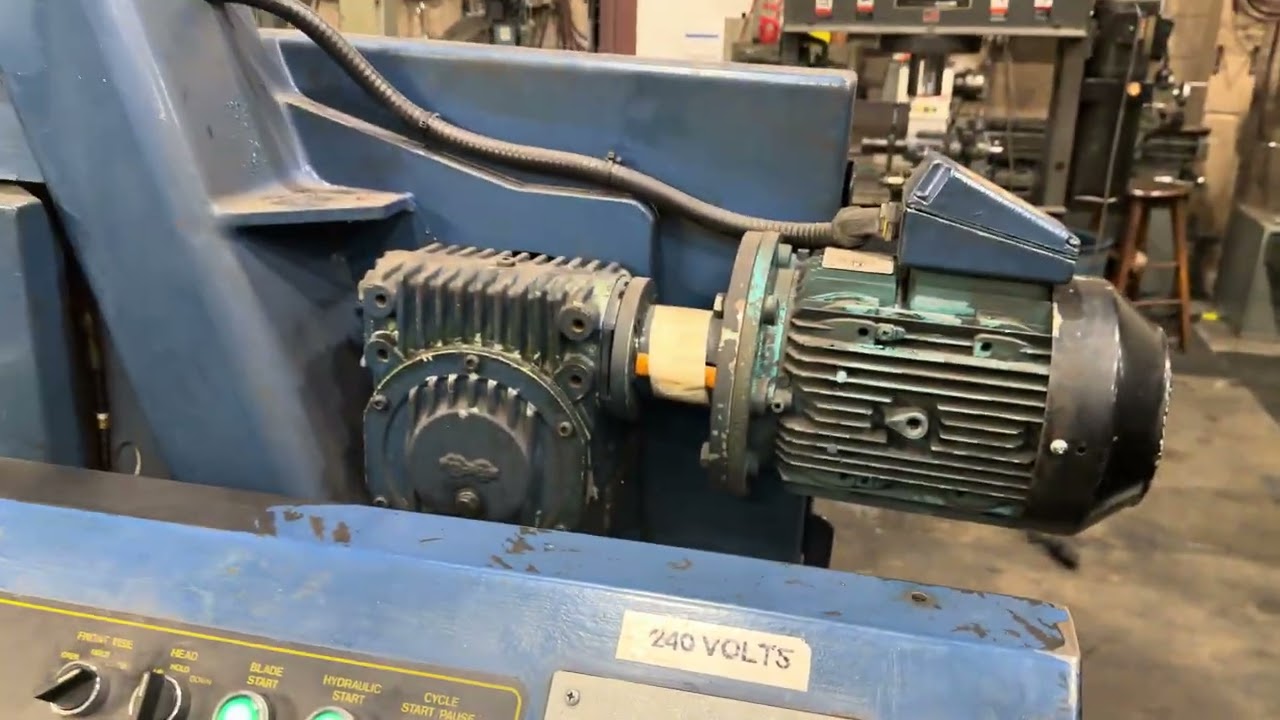For sale Hyd-Mech M-16a automatic mitering bandsaw stock# 11072