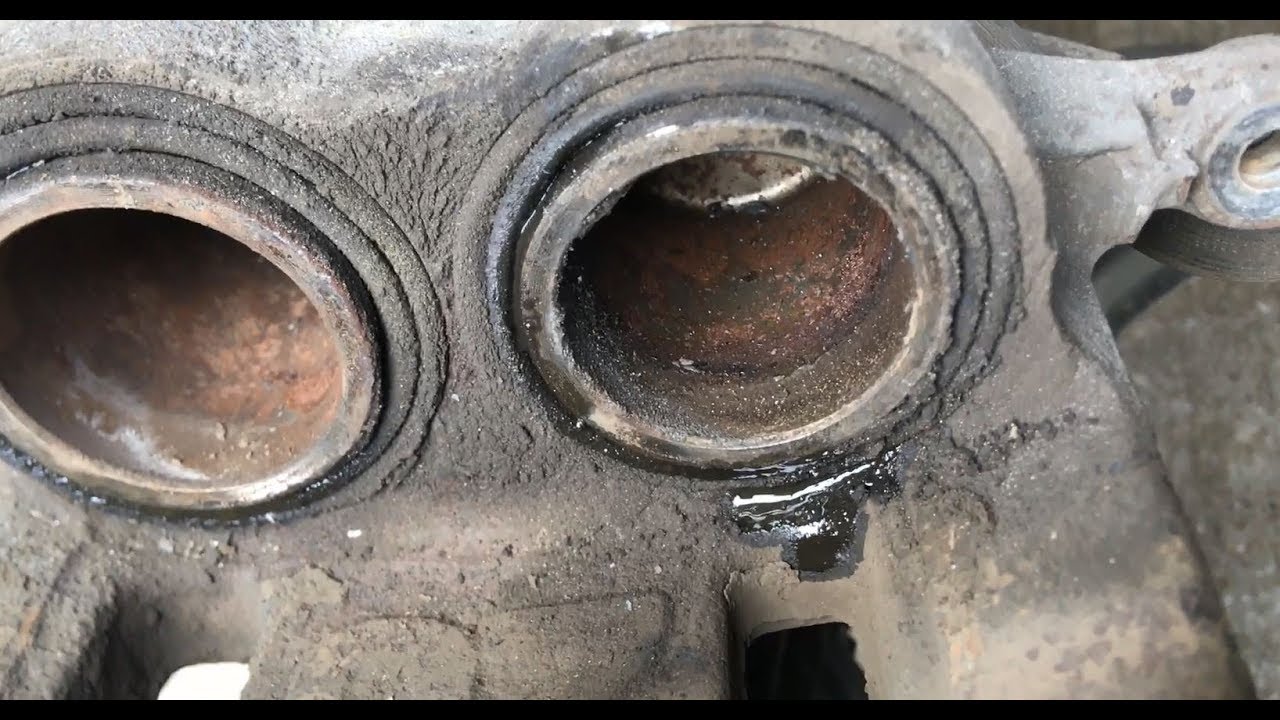 1999 Infiniti QX4 (Brake Caliper Replace)