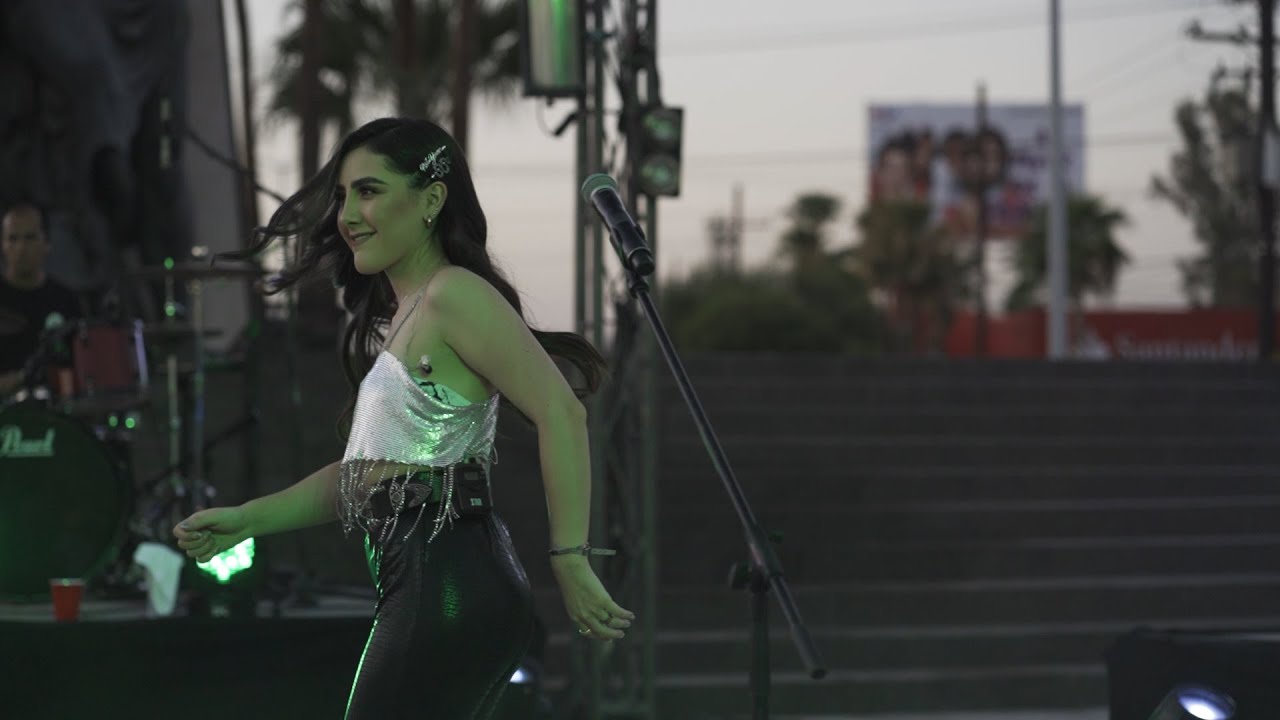 Ojos Verdes (Live At Monumento Benito Juárez)