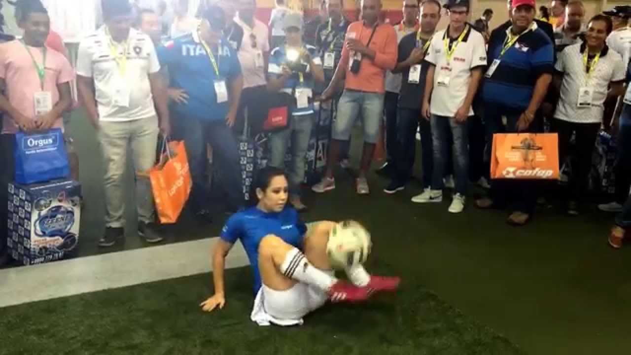 Raquel Benetti - Feira Automec - Freestyle/Embaixadinhas