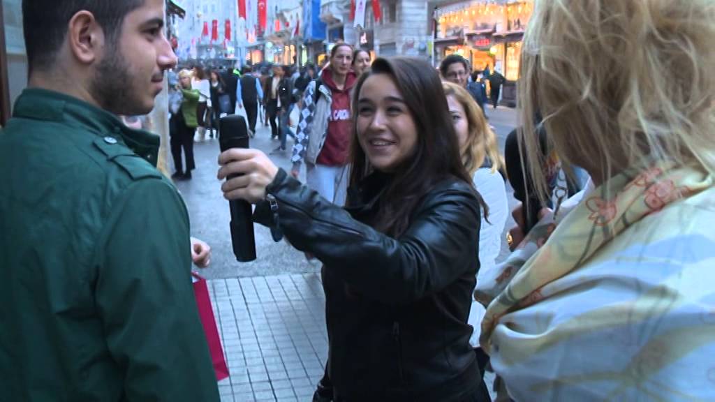 MODA - AZİZE'Yİ TUTMASINLAR