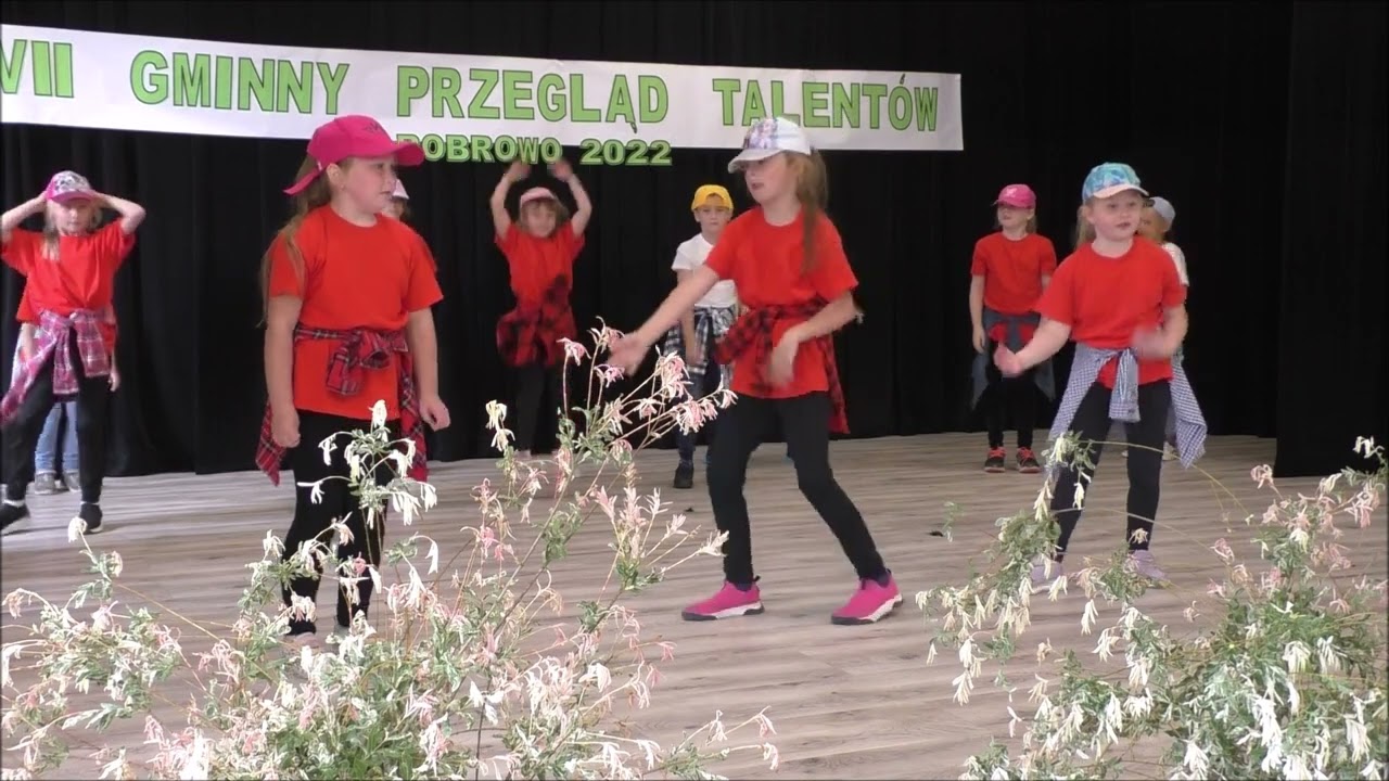 Tańczące Pierwszaki SP Bobrowo (One Direction What makes you beautiful)