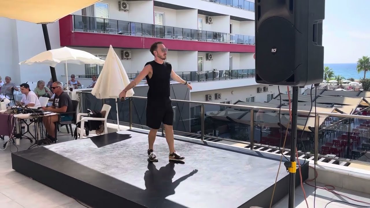 Curtain Falls - Line Dance (Guillaume Richard)