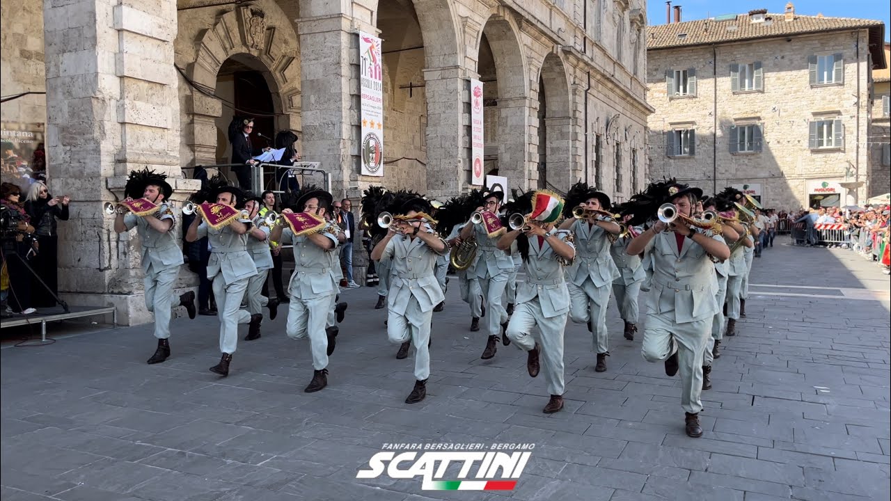 La Corsa - 71° Raduno Nazionale Bersaglieri Ascoli Piceno 2024 - Fanfara Scattini Bergamo