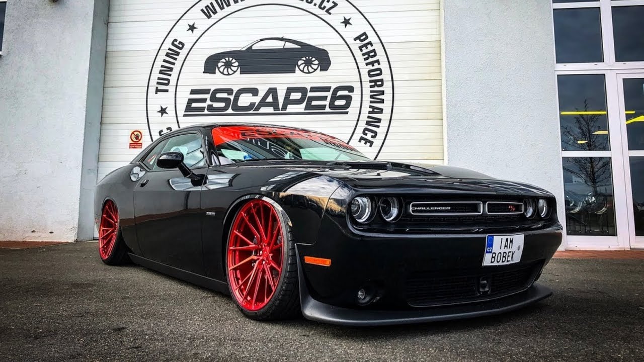 Escape6 Dodge Challenger R/T│Air Lift Performance + Vossen Wheels│montáž vzduchového podvozku a kol