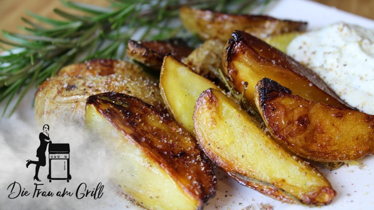Rosmarin Kartoffel Ecken - eine feine Grill-Beilage | Die Frau am Grill