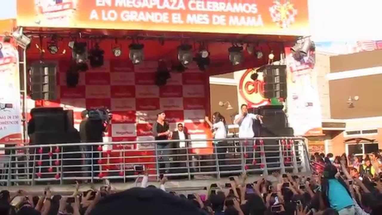 PULSERAS ROJAS EN MEGA PLAZA  01-05-15