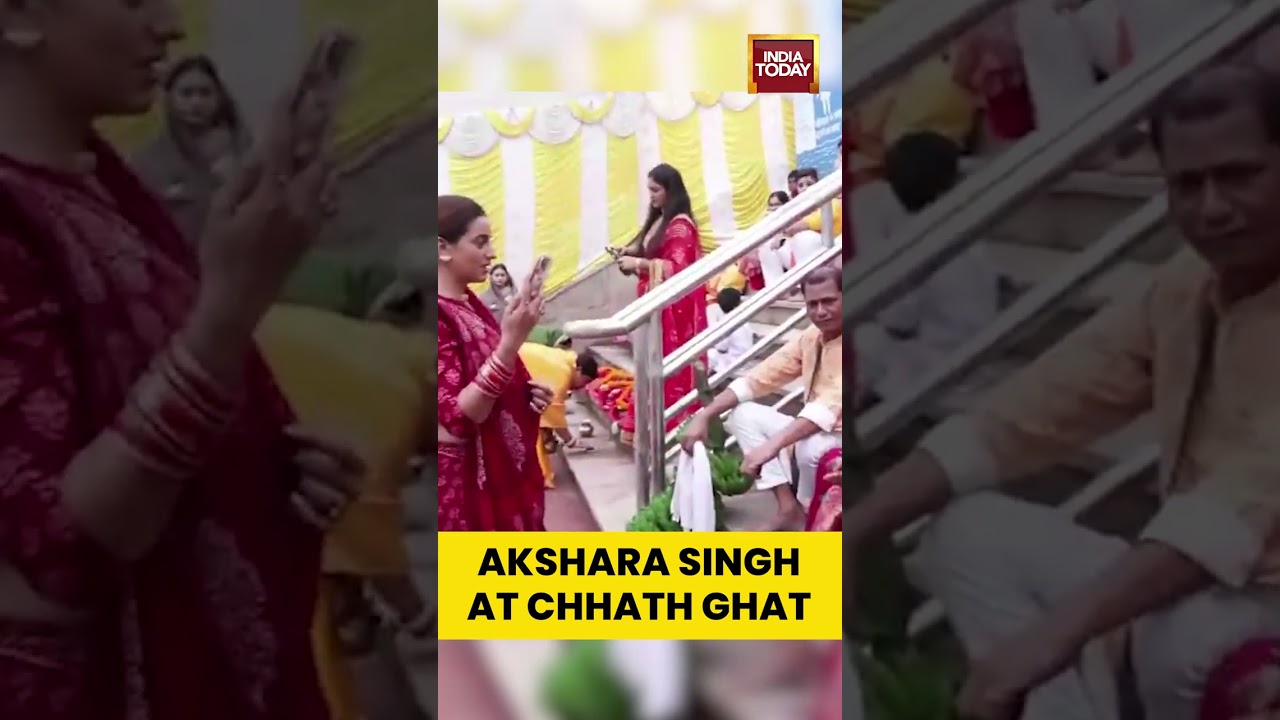 #BhojpuriStar #AksharaSingh Sings #ChhathSongs at #Patna&rsquo;s #DighaGhat | #chhathpuja #festival