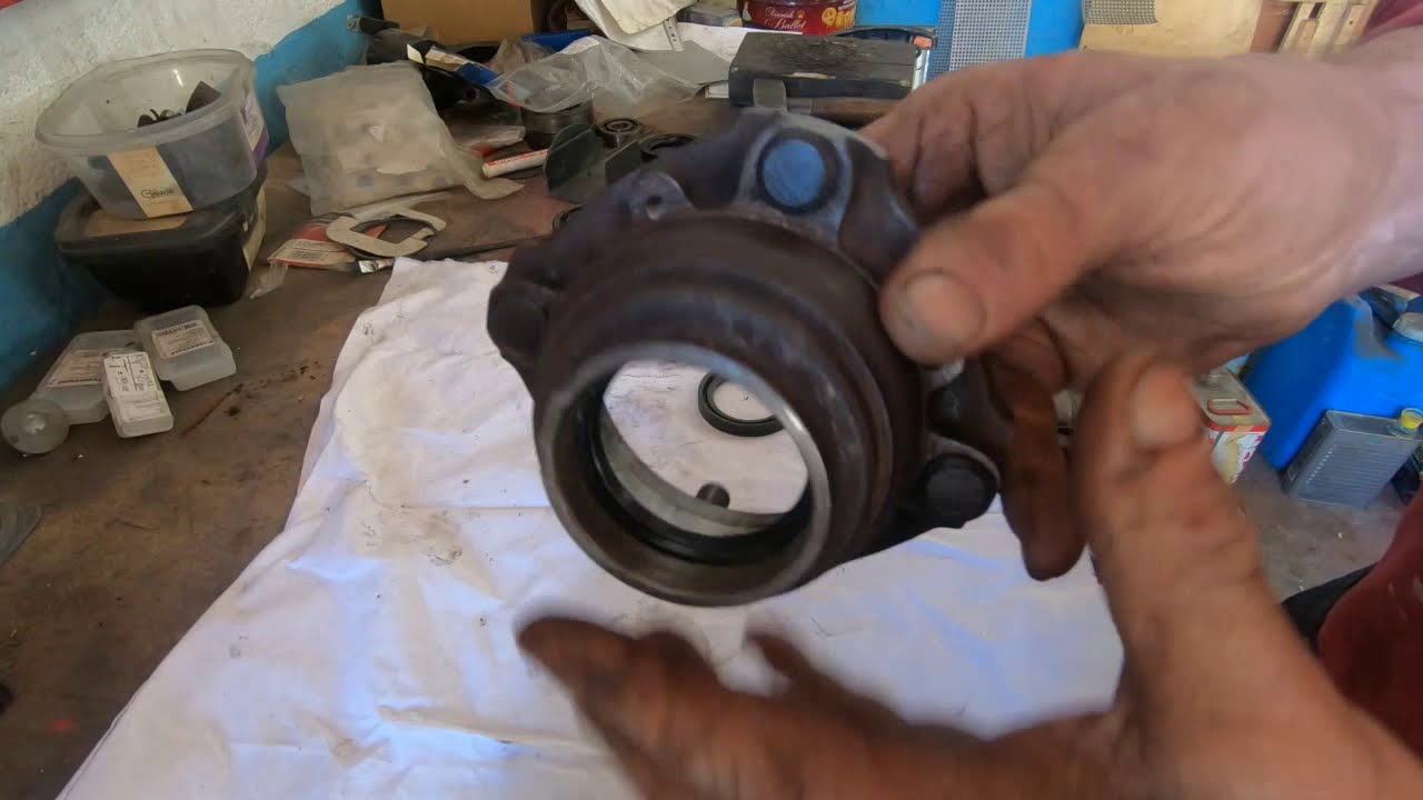 MGA banjo axle replacement of oil seal and bearing